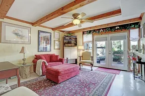 Windmill Gardens Inn \"Gallery\"  by Galveston Bay is a cozy  tropical hideaway! - Image 4