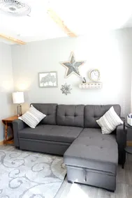 Cozy, farmhouse-style 1-bedroom apartment - Image 3