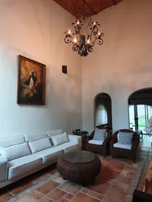 A BEAUTIFUL AND SPACIOUS COUNTRY HOUSE IN CHAPALA - Image 3