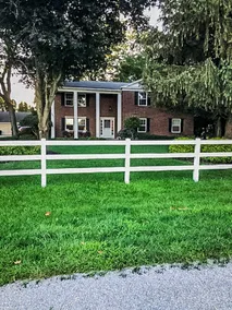 Upstairs hideaway, outdoor space, 2 mins to BGSU - Image 2