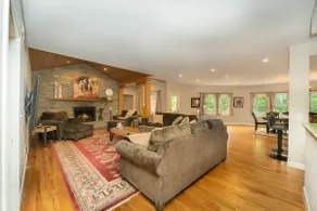 5755 Butler Warren Cheerful 6-Bedroom Villa with fishing pond - Image 2