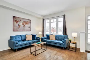 Family-friendly townhome near attractions - Image 5