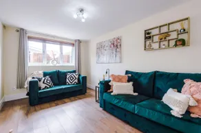 Charming 3-Bed cottage in Chester, ideal for Families & Workers, FREE Parking - Sleeps 7 - Image 3