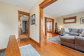 Cozy 3 Bedroom 2 Full Bath - Free Parking + More! - Image 2