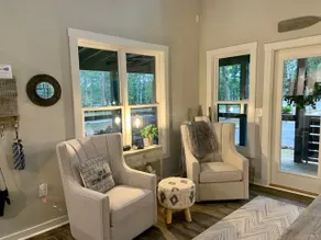Swordfish Suite DOG friendly- Pup Shed Retreat - Image 5