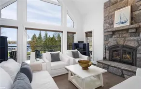 Luxury Muskoka Waterfront 5 Bedrooms Dream Cottage - Image 2