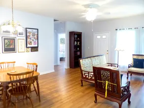 Cheerful 3 bedroom home in the heart of Mid City. - Image 5