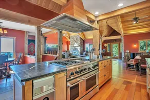 Upper Meadow Lodge - Groups up to 23 on 17 acres - Image 2