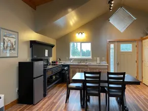 Denali Homestead's Cozy Cabin 1 - Image 3