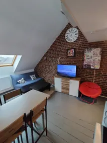 Charming, Quiet, Spacious, Bright Duplex - Image 3