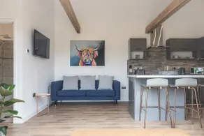 Apartment in the Countryside with Hot Tub - Image 4
