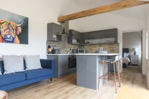 Apartment in the Countryside with Hot Tub - Image 5