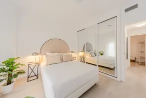 ISG Apartments Bécquer Free Parking inside the building - Image 3