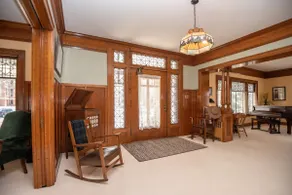 Short's Arts and Crafts Home - Image 5