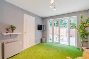 Great for Families & Contractors Fast Wifi Parking - Image 4