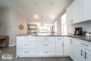 BoHo Vibes | Patio & BBQ |King Bed| Garage Parking - Image 4