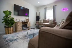 Cheerful Tulsa Getaway: Hot Tub & Near Downtown - Image 3