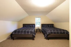 The Brickhouse! Perfect Location, .1 Mi to Campus - Image 5