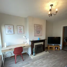 2-Bed Home with Free Parking, 10 Mins From Airport - Image 2