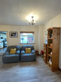 2-Bed Home with Free Parking, 10 Mins From Airport - Image 5