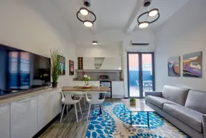 Luxury Studio with Terrace - Image 5