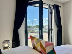 Dreamland | Sea views | Opposite beach |Sleeps 4 - Image 2