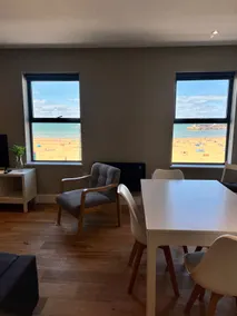 Dreamland | Sea views | Opposite beach |Sleeps 4 - Image 4