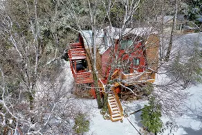 Serene Hilltop Retreat with Views of Lake Gregory - Image 5