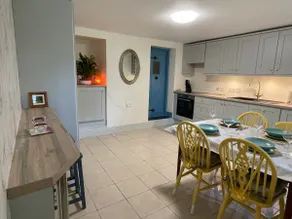 Mai's Cottage Suite - Charming Holiday Rental - Image 4