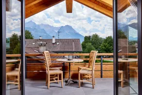 Chalet Sunshine – with stunning mountain views - Image 2