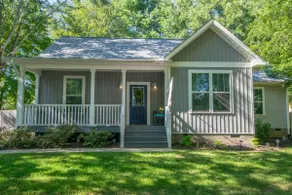 Be our guest-3-bedroom house in a great location! - Image 2