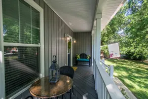 Be our guest-3-bedroom house in a great location! - Image 3