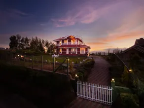 Balsam - Entire 3 Bedroom Villa - Image 2