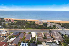 Beach Rd Kids & Pet Friendly Free Parking - Image 2