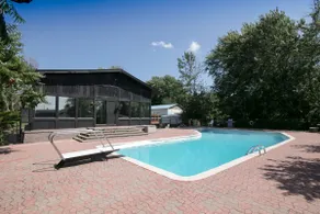 Le Noyan - Luxurious 6-Bedroom Getaway - Image 2