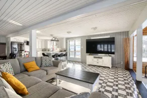 Le Noyan - Luxurious 6-Bedroom Getaway - Image 3