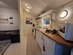 Delightful guest house with free parking - Image 3