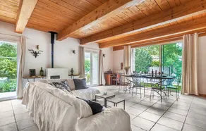 Villa for 12 people with pool & hot tub – village within walking distance - Image 3