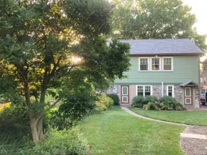 Charming Carriage House in the Heart of Kennett - Image 2