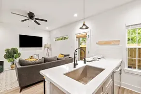 Clean Cozy Oasis | DT & IAH 15 min | Garage | W/D - Image 4