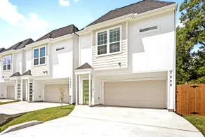 Clean Cozy Oasis | DT & IAH 15 min | Garage | W/D - Image 3