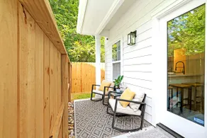 Clean Cozy Oasis | DT & IAH 15 min | Garage | W/D - Image 5