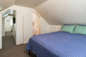 Cheerful 2 bedroom 1 and a half bath cottage. - Image 5