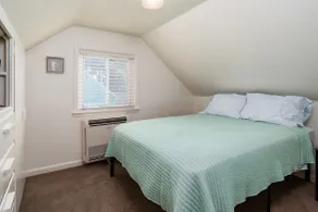 Cheerful 2 bedroom 1 and a half bath cottage. - Image 4