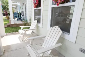 Stylish Downtown Home- Short drive to the beach - Image 3