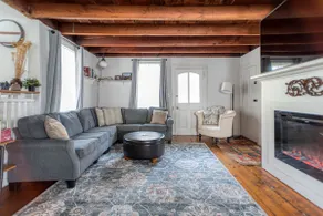 Unique, Downtown 4BR/2+BA/Sleeps 1-8, Pet Friendly - Image 3