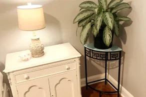 Cheerful 3 bedroom house with desk for working. - Image 3