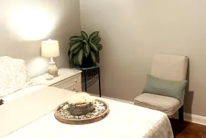Cheerful 3 bedroom house with desk for working. - Image 4