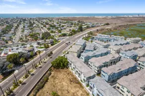 Beautiful Townhome - Silver Strand Beach Bungalow - Image 3