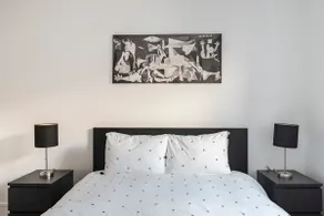 Chic 2-bedroom guesthouse with on-premise parking. - Image 5